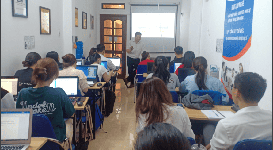Hình ảnh đào tạo khoá học Hành Chính Nhân Sự tại VinaTrain chi nhánh Hồ Chí Minh