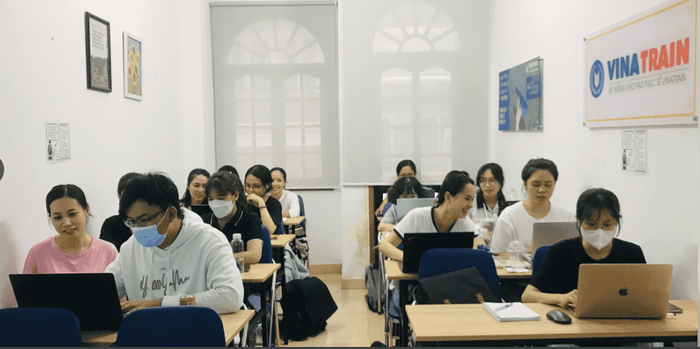 Phòng học đào tạo kế toán của trung tâm VinaTrain chi nhánh Hồ Chí Minh